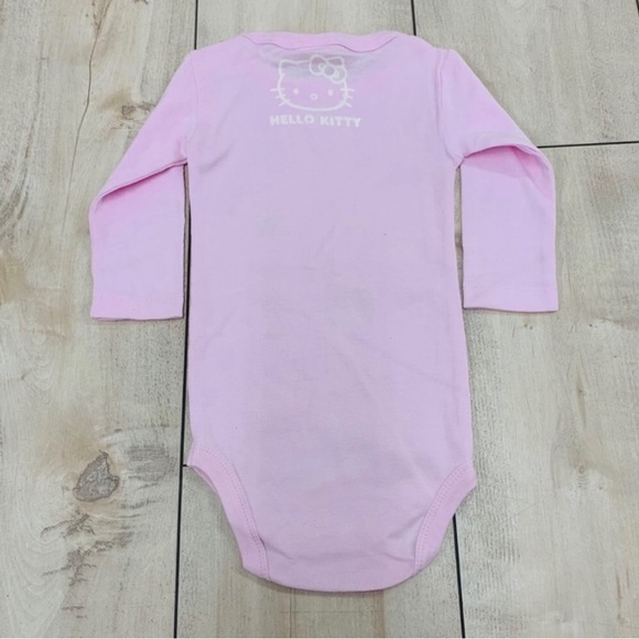 NWT Hello Kitty Pink Organic Cotton Onesie - Size 0-3 Mo - Picture 3 of 3